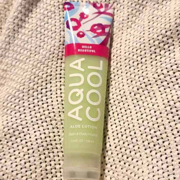 Hello beautiful aqua cool aloe lotion - Picture 1 of 3